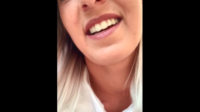 WTF totally horny! Secretly masturbating in the garden - LeoniePur