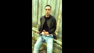 Толстый член быстро подрочил на публике
