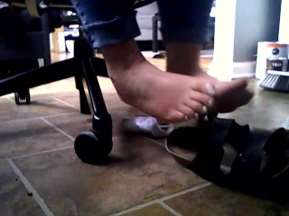 BEAT YOUR MEAT TO MY SEXY FEET