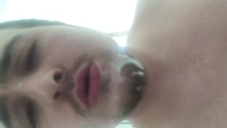 从我的胡须上抖落一些浓稠的粘稠精液
