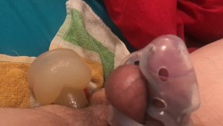 Разочаровывающее целомудрие разрушило оргазм без помощи рук, капающий на его очко