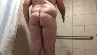 Big Booty Caught on Shower 
