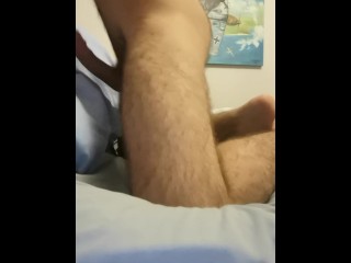 Неженка трахает подушку унижение порно