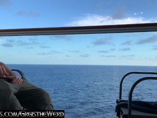 Branler Sur Le Balcon De Mon Bateau De Croisière