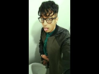 Teen pisses 5 times at the public toilets in one day challenge