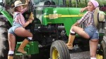 BANGBROS - Big Booty Farmin' Throwback с участием Изабель Айс и Джордана Эшли