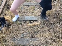 Bahn frei, auf die Schiene gepisst