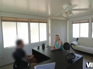 VIP4K. Chick work in strip-club and uses her talents to get a loan