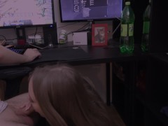 Video Best girlfriend sucks off boyfriend while he plays a game!