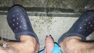 Блядь, как круто ссать на публику на веранде итальянского отеля