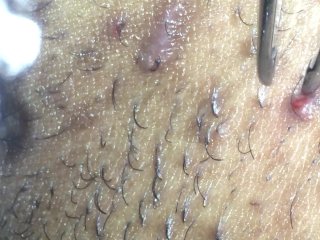 Satisfying Pube Pluck