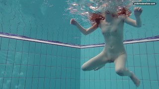 Libuse goes underwater in the pool