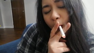 Miss Dee nicotine Fetish roken voor haar fans #06