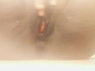 Rubbing my pussy til I squirt