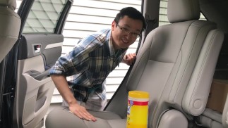 我清洁了 bang 巴士，并为下一个女孩做好准备。