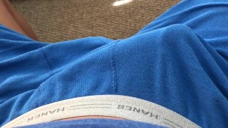 Morgenholz führt zu einem Waschbecken voller Sperma