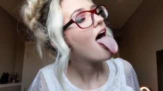 婴儿舌头秀