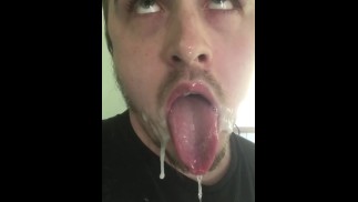 Пост Self Facial Ahegao! Демонстрируя свою липкую густую сперму, такая шлюха :p