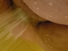 Fat Pussy and Showerhead - short clip
