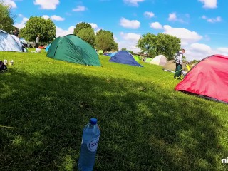 Sex in De Tent Op Een Drukke Camping