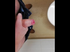 Relieving boredom in work - Screenshot 1 of 16 - Masturbation