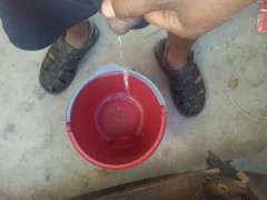 Peeing outside - Screenshot 4 of 16 - Outdoor