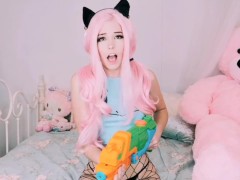Belle Delphine SQUIRTS all over the floor - Screenshot 8 of 16 - Squirting