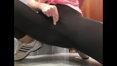 Pee desperation in gym pants