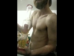 Celebrating 800 views with a sexy bong hit