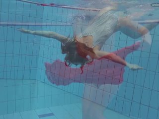 Hot Naked Girls Underwater inThe Pool