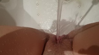 WATER PUSSY / BATH ORGASM  / MANICURE