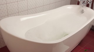 Creampie In Hot Bath