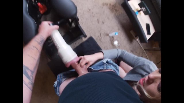 Тонны стонов, огромный член сексуального парня!