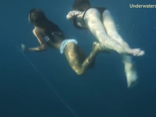 Hotties Naked alone in the Sea