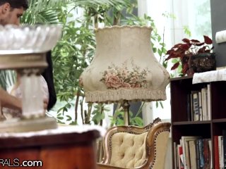 21Naturals Apolonia Lapiedra Soft & Sensual screenshot number 0