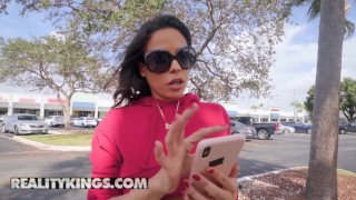 Reality Kings -Thicc latina Luna Star doms dude in the car