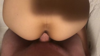 Домашнюю жену трахают раком в нашей новой милфе из лофта от первого лица