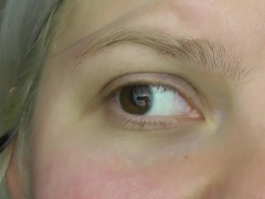 Plucking Eyebrows - Screenshot 14 of 16 - Plucking Eyebrow