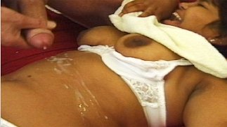 première grosse bite pour une jeune femme indienne bbw