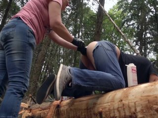 Faustfick im Wald - Schwester Sandra fistet den Sklavenarsch im Unterholz