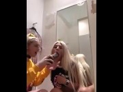 2 teens horny in changing rooms