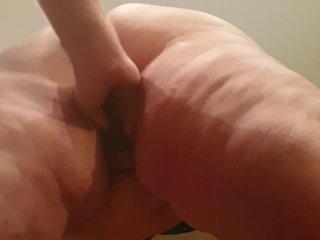 BBW MILF GETS HIGH WHILE_BEING FINGER FUCKED & GUSHES SQUIRTS ON_FLOOR