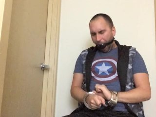 Capitán America Esposado Con Bolas Se Masturba Gimiendo Por Bucky