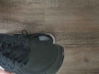 I cum in my girlfriends gym sneaker