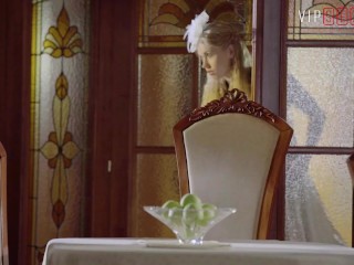 Vipsexvault - Hot Blonde Teen cloué par son petit ami avant de sortir