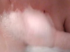 Kitty bubble fun - Screenshot 8 of 16 - Milf