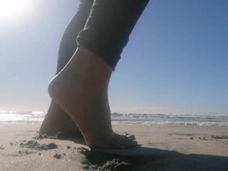 Beach Feet to Satisfy Your_Foot Fetish