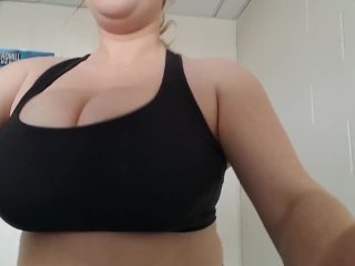 Amateur Gym_Slut Bouncing and Flashing_on Treadmill