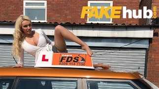 Fake Driving School Großer schwarzer Schwanz geht in Amber Jayne
