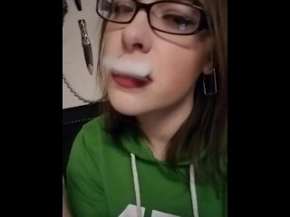 snap show, vertical video, smoking, nerd